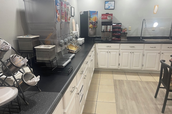 Free daily continental breakfast