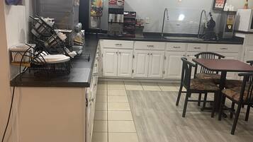 Petit déjeuner buffet compris tous les jours