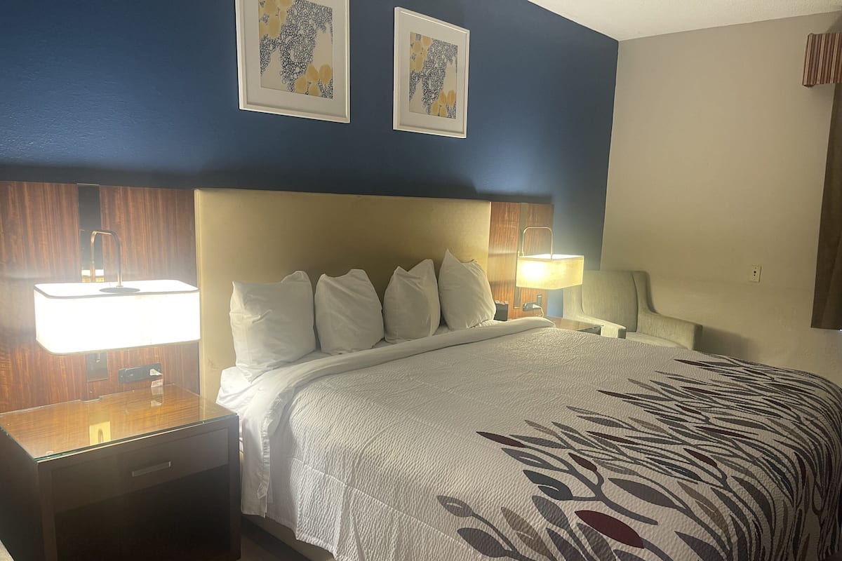 Skrivebord, skrivebord for bærbar PC og blendingsgardiner