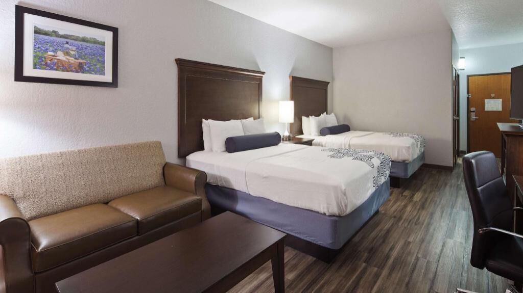 Surmatelas, coffres-forts dans les chambres, bureau