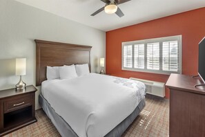 Suite, 1 King Bed, Non Smoking, Kitchen (with Sofabed) | Pillow-top beds, in-room safe, desk, laptop workspace - Best Western Plus Fredericksburg (Fredericksburg)