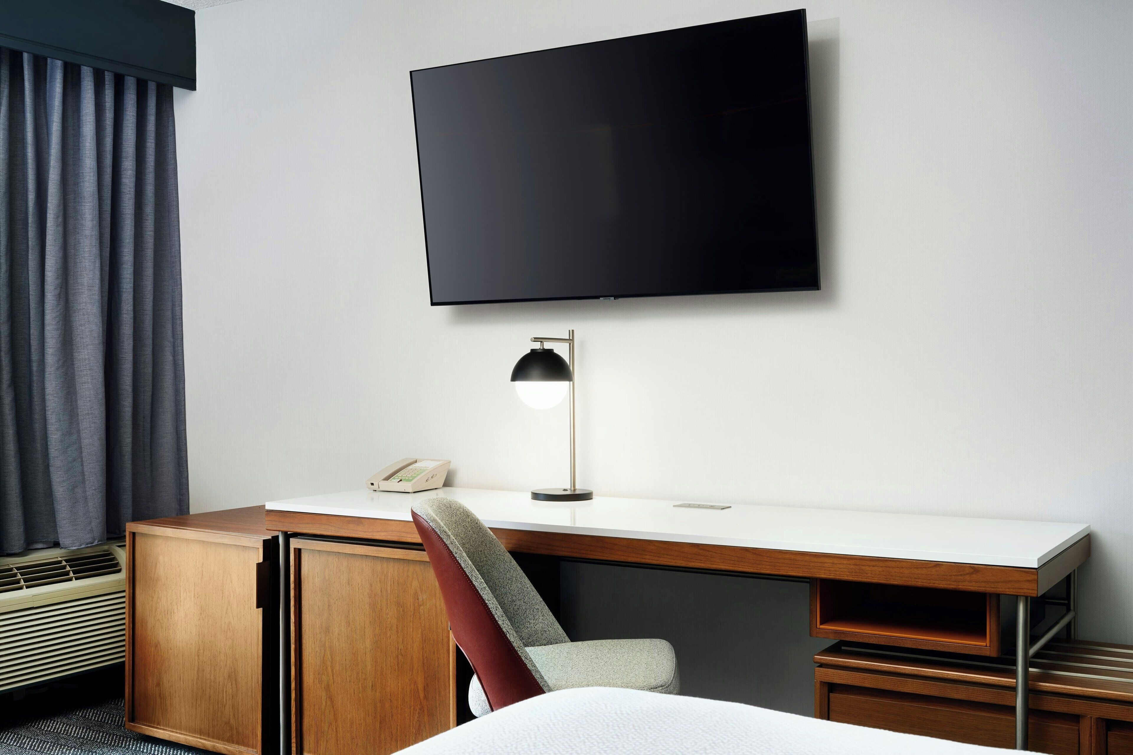 1 bedroom, in-room safe, desk, blackout curtains