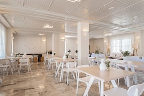 Breakfast, lunch, dinner served; Mediterranean cuisine, sea views