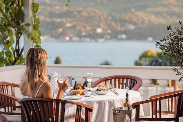 Breakfast, lunch, dinner served; Mediterranean cuisine, ocean views