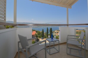 Deluxe Double Room, Sea View | Balcony
