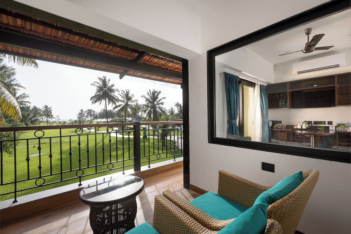 Junior Suite, Club lounge access, Pool View | Balcony view