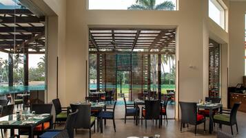 Daily buffet breakfast (INR 1003 per person)