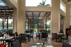 Daily buffet breakfast (INR 1003 per person)