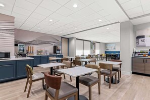 Café da manhã continental grátis todos os dias
