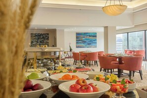 Desayuno buffet todos los días (con cargo)