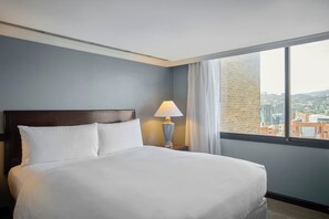 Ropa de cama de alta calidad y minibar 