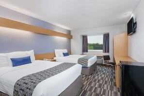 In-room safe, desk, laptop workspace, free WiFi - Microtel Inn & Suites by Wyndham Ardmore (Ardmore)