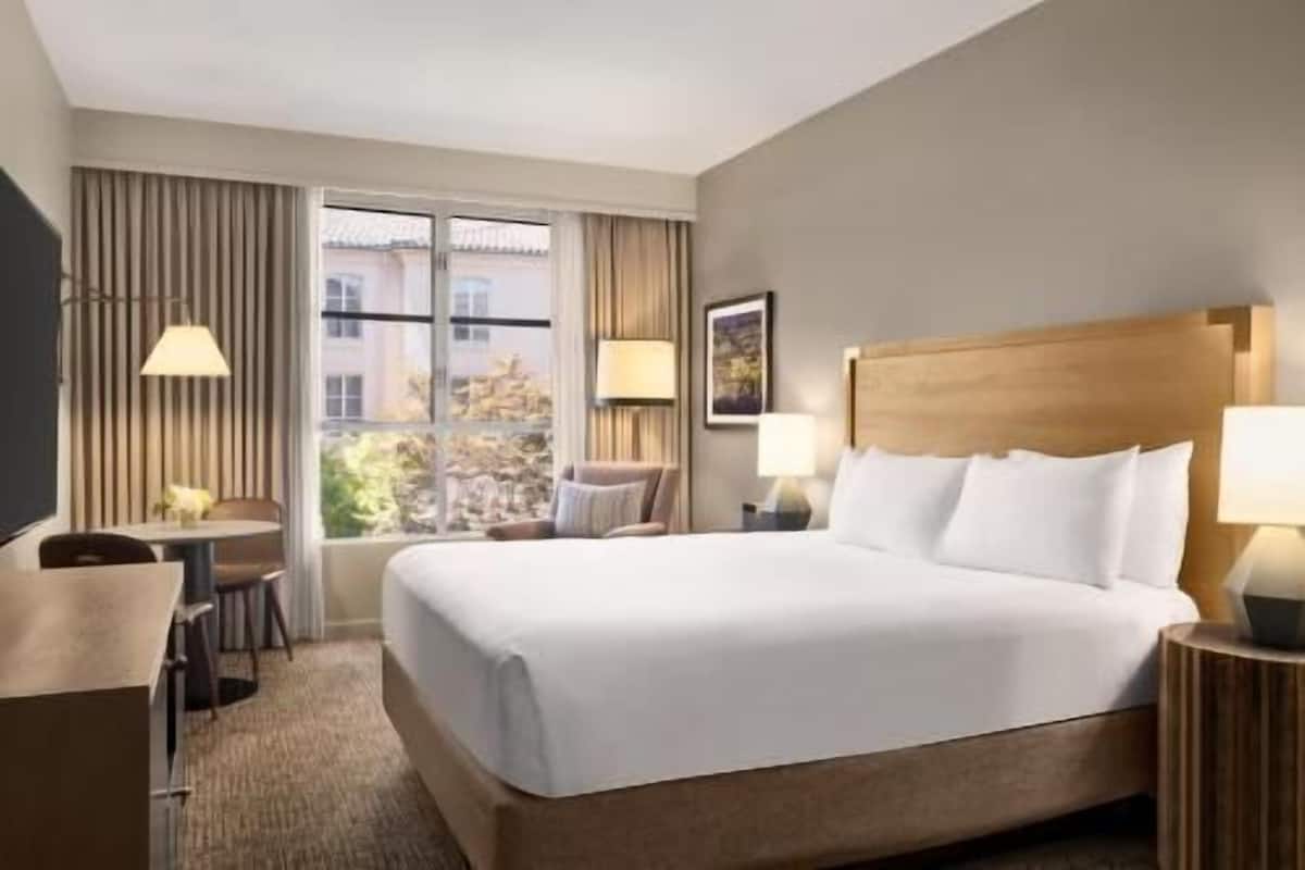 Egyptian cotton sheets, premium bedding, pillowtop beds, in-room safe