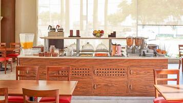 Daily buffet breakfast (MXN 229 per person)