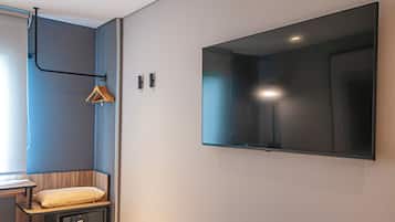 Camas con pillow-top, caja de seguridad en la habitación y escritorio