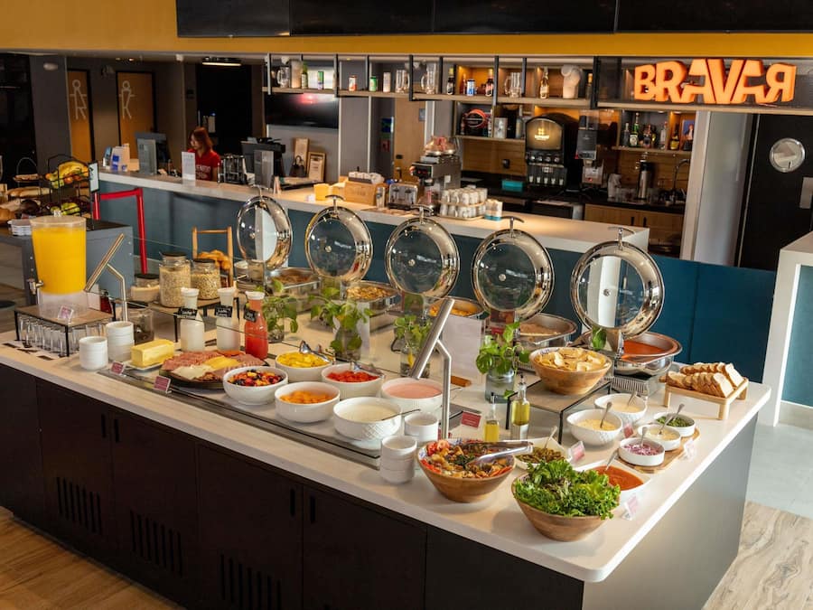 Café da manhã com buffet todos os dias (MXN 229 por pessoa)