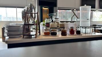 Daily buffet breakfast (MXN 229 per person)