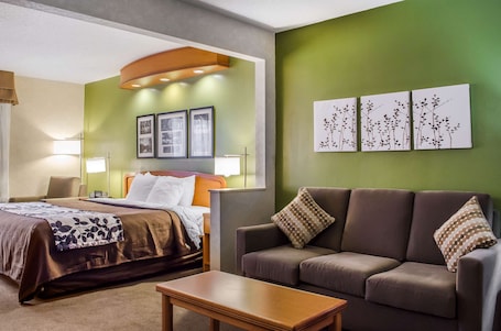 Suite, 1 King Bed with Sofa bed, Accessible, Non Smoking | Desk, iron/ironing board, free WiFi, bed sheets