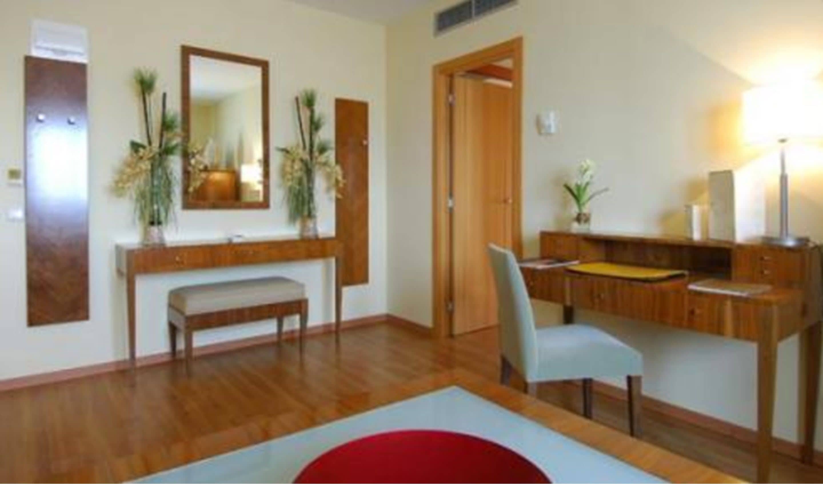 1 bedroom, minibar, in-room safe, desk