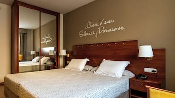 Double or Twin Room | Minibar, in-room safe, desk, blackout drapes