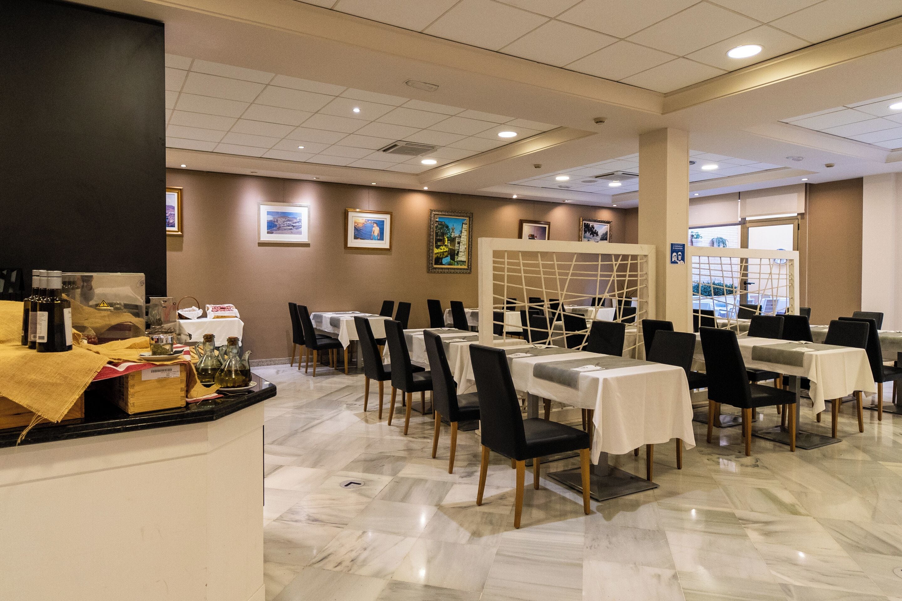 Tägliches Frühstücksbuffet gegen Gebühr