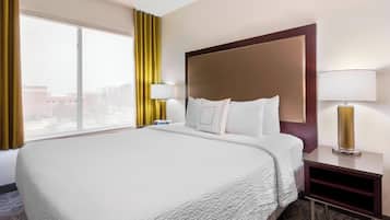 Ropa de cama de alta calidad, escritorio y cortinas blackout