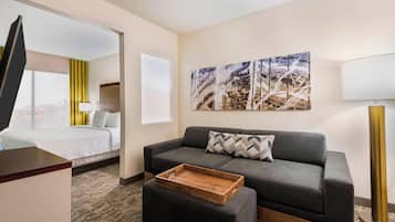 Ropa de cama de alta calidad, escritorio y cortinas blackout