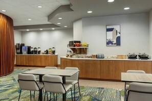 Free daily continental breakfast 