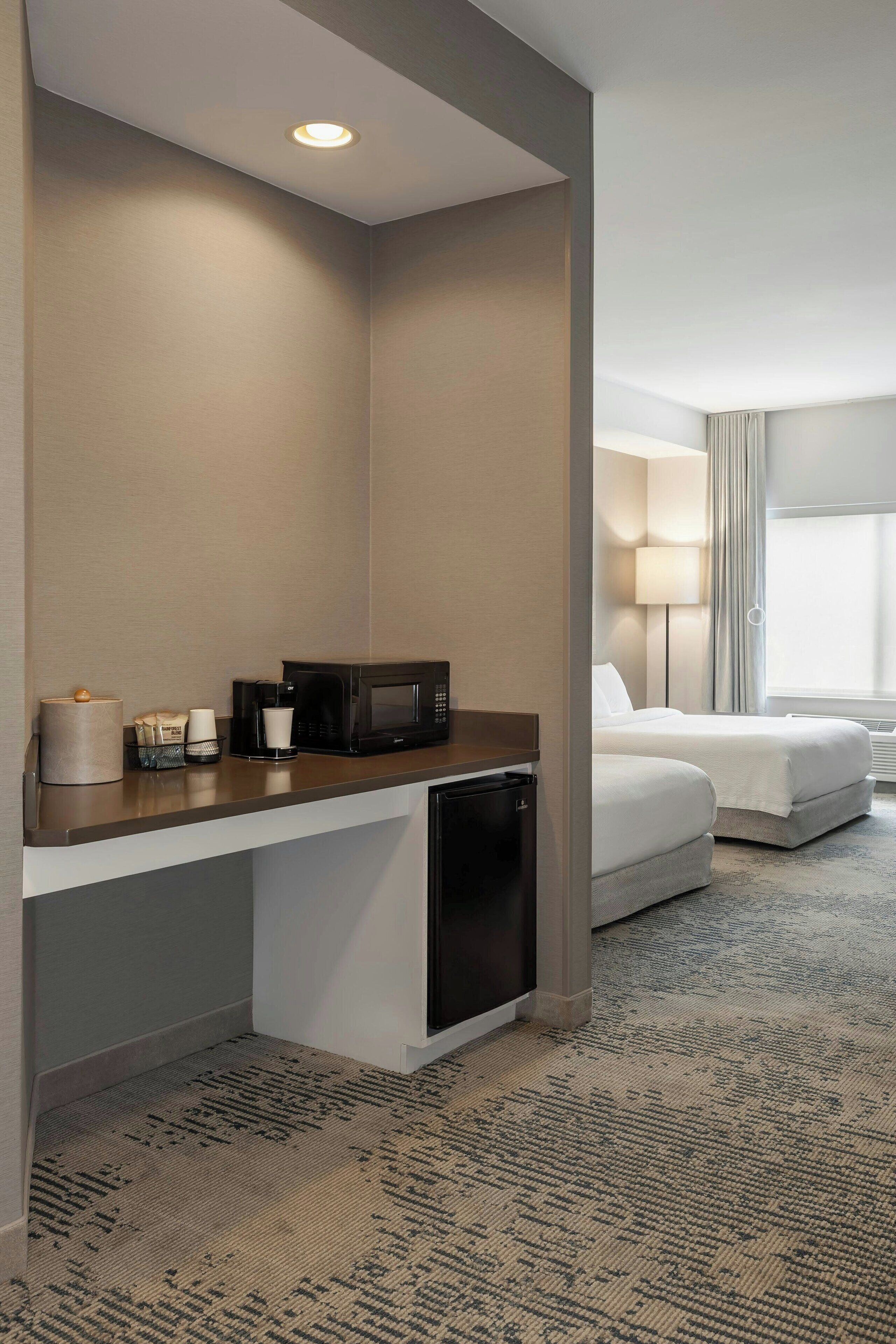 studio, 2 queen beds, non smoking | private kitchen | mini-fridge, microwave, coffee/tea maker