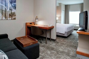 1 Schlafzimmer, Schreibtisch, Bügeleisen/Bügelbrett
