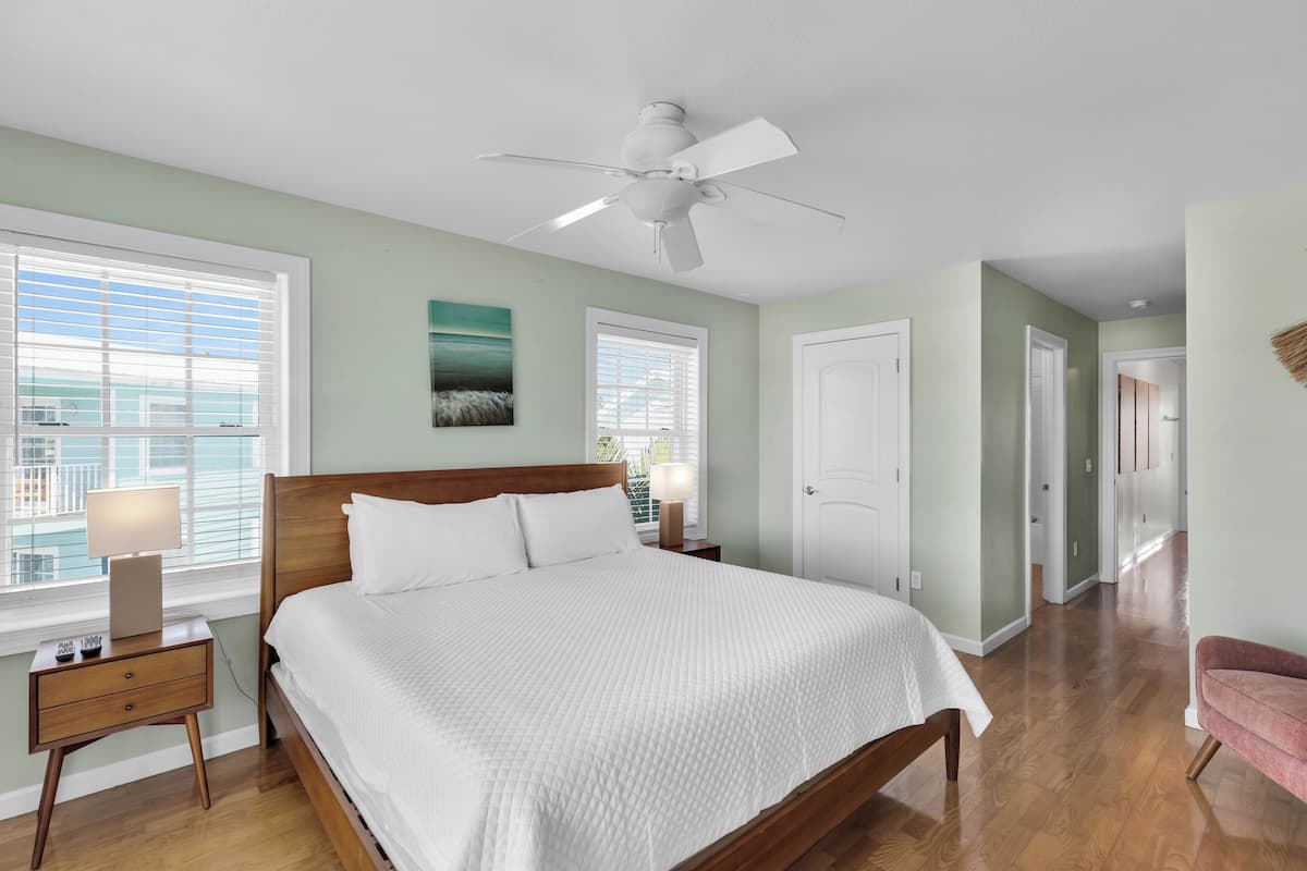 1 bedroom, premium bedding, minibar, in-room safe