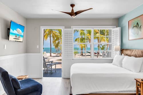 Room | Premium bedding, minibar, in-room safe, desk