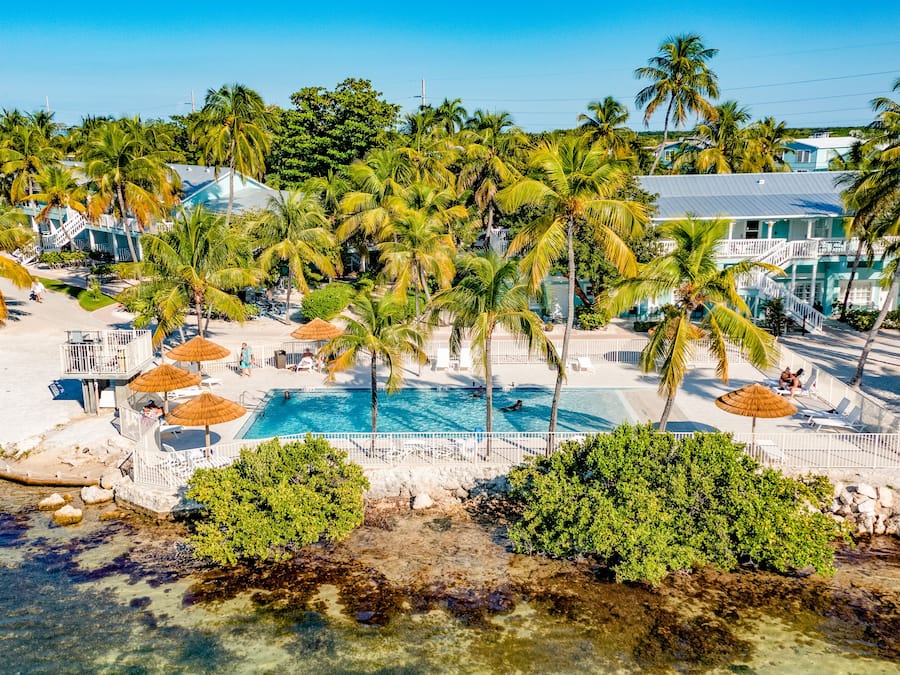3 outdoor pools, open 7:30 AM to 6:00 PM, sun loungers