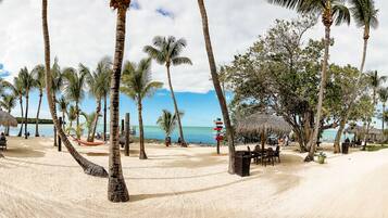 Plage privée, serviettes de plage, kayak
