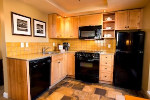 Premium Suite, 2 Bedrooms, Valley View | Private kitchen | Fridge, microwave, oven, stovetop