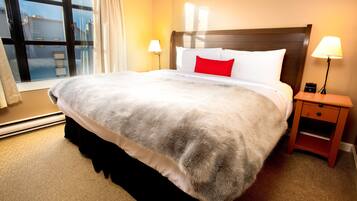 Suite, 1 Bedroom, Mountain View | Premium bedding, down comforters, pillowtop beds, in-room safe