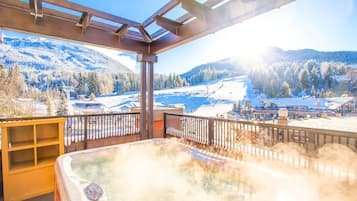 Suite, 1 Bedroom, Hot Tub | Terrace/patio