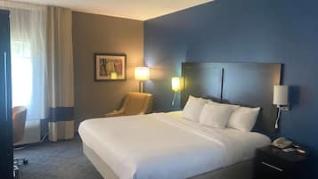Standard Room, 1 King Bed, Non Smoking | Egyptian cotton sheets, premium bedding, down comforters, pillowtop beds