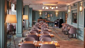 Aamiainen, lounas ja illallinen; brittiläinen keittiö