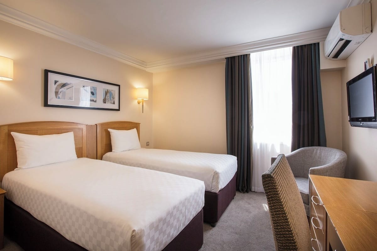 Standard Twin Room | Hypo-allergenic bedding, in-room safe, desk, laptop workspace