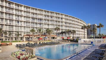 Outdoor pool, sun loungers