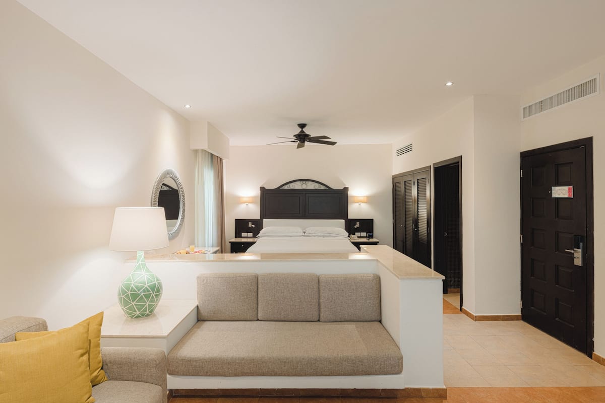 1 Schlafzimmer, hochwertige Bettwaren, Daunenbettdecken