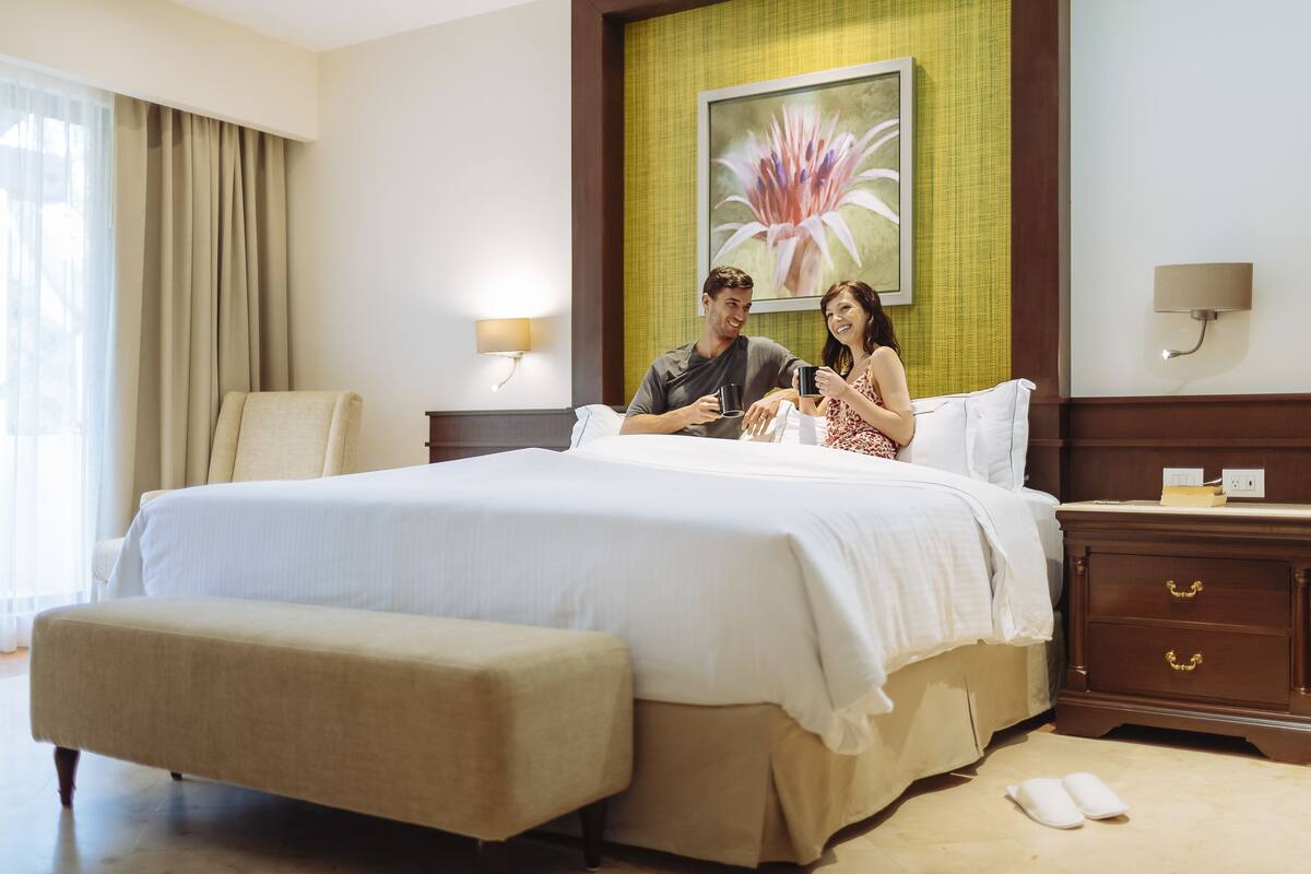 1 Schlafzimmer, hochwertige Bettwaren, Daunenbettdecken