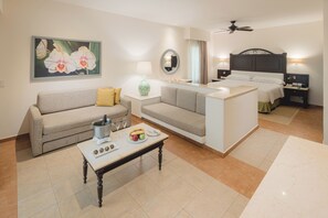 1 bedroom, premium bedding, down comforters, free minibar