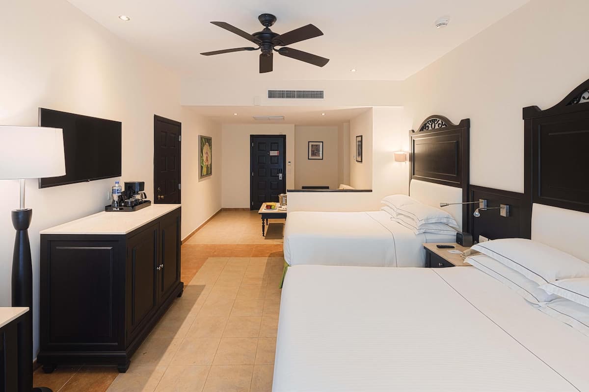 1 bedroom, premium bedding, down comforters, free minibar
