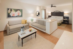 1 bedroom, premium bedding, down comforters, free minibar