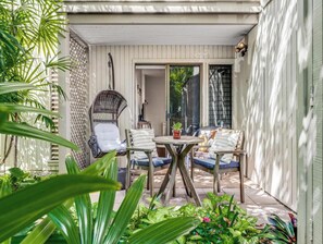 Condo, 2 Bedrooms, Ocean View (1007) | Property amenity