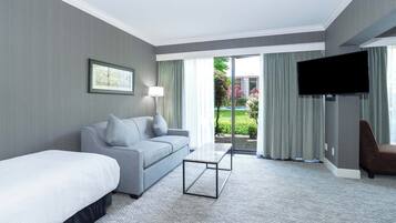 Studio Suite, 1 King Bed, Single Bed, Sofa Bed, Kitchenette | Premium bedding, pillowtop beds, in-room safe, desk