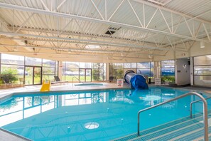 Indoor pool, 2 outdoor pools