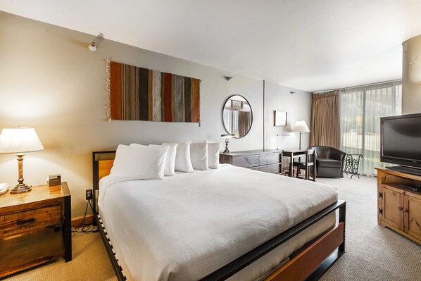 1-Bedroom Condominium - Queen | Individually decorated, individually furnished, laptop workspace